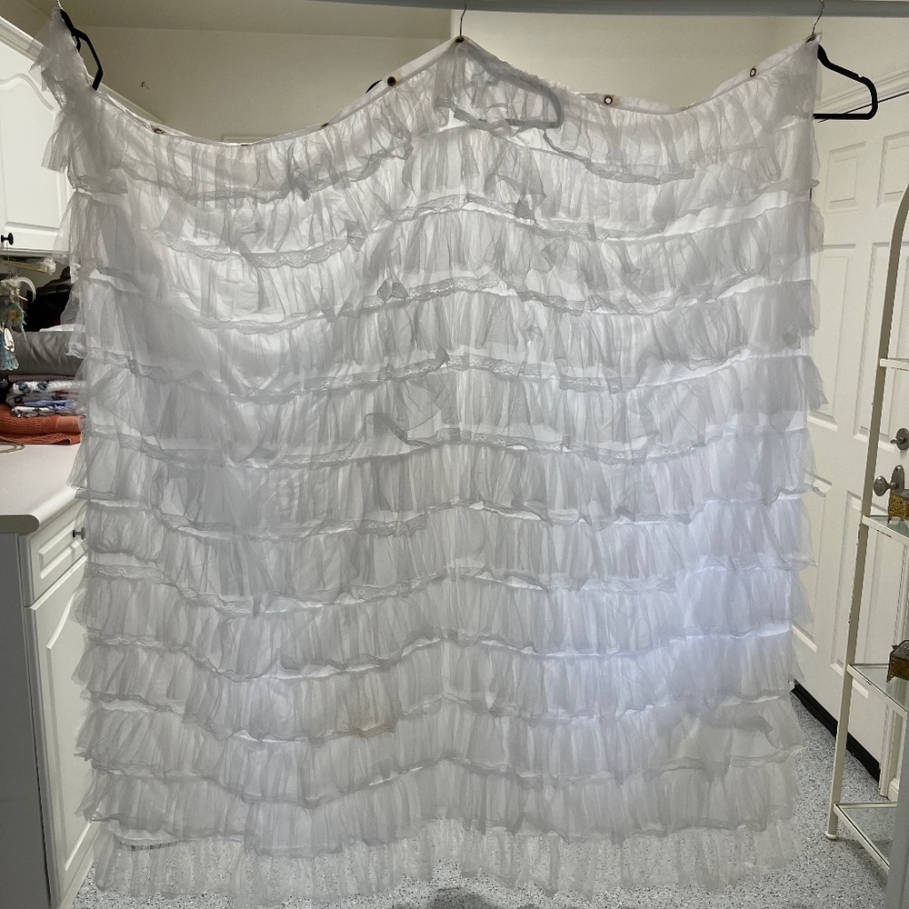 Vintage Shabby Chic Ruffled Curtain